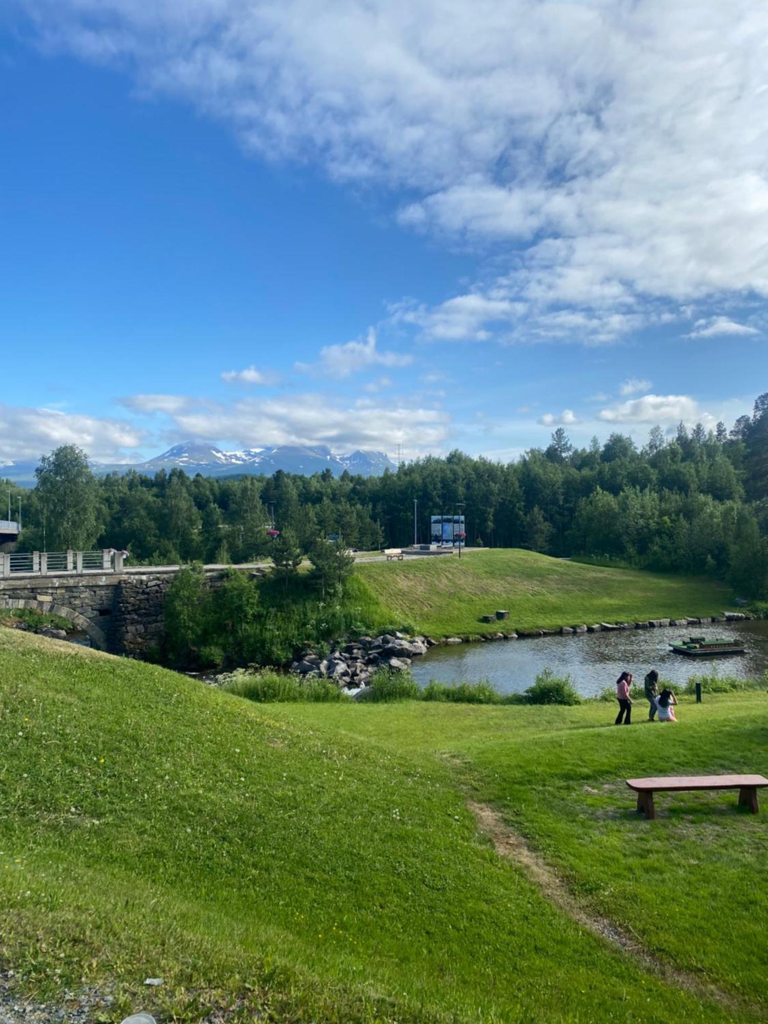 Bardufoss Hotell Bagian luar foto