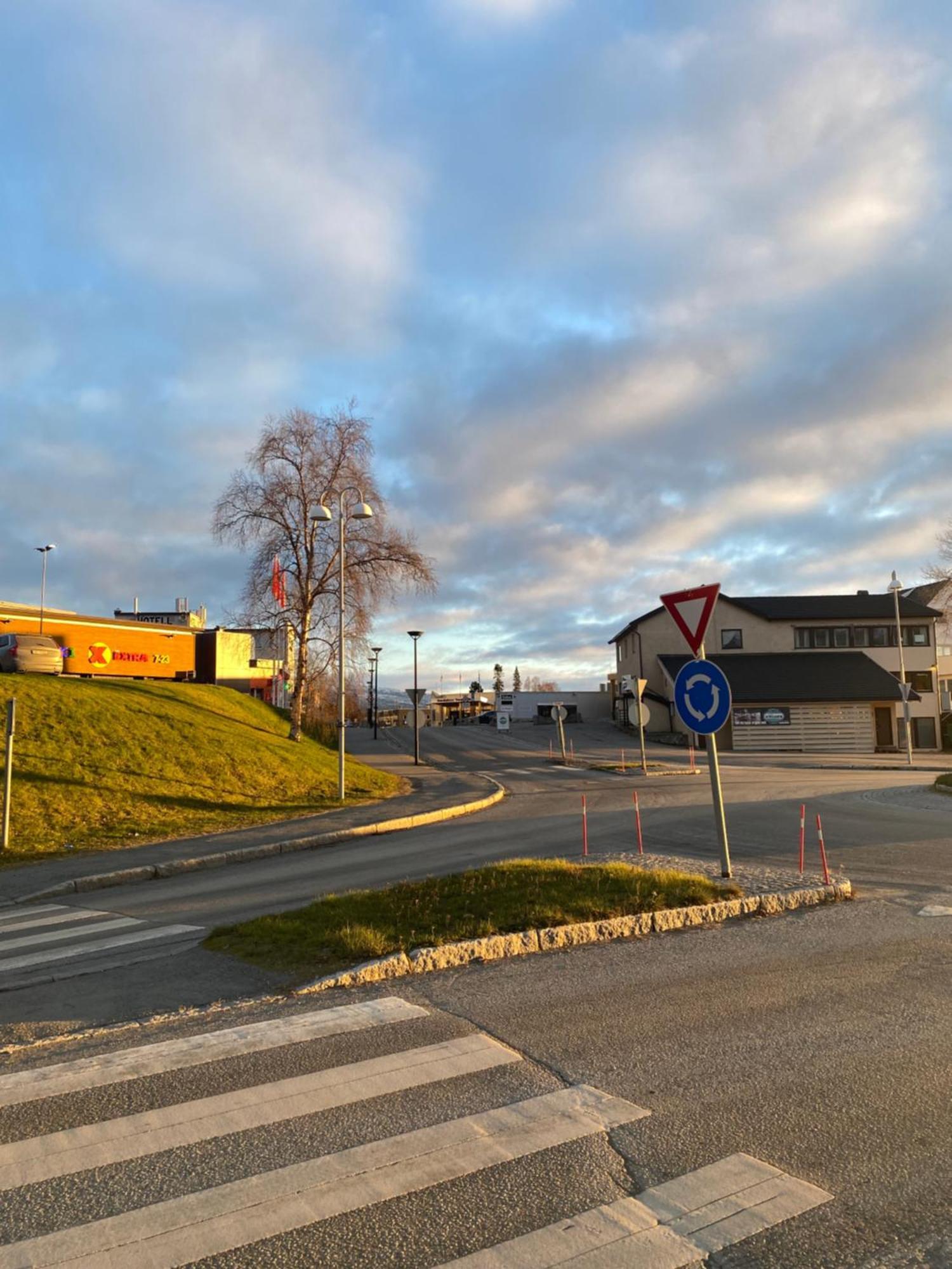 Bardufoss Hotell Bagian luar foto